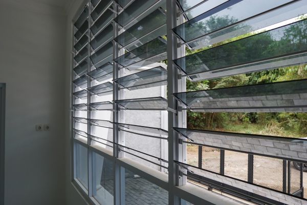 Cost of Jalousie Window Repair in Charleston
